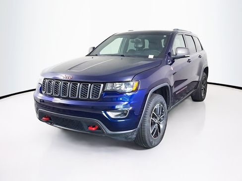 Used 2018 Jeep Grand Cherokee Trailhawk AWD/4WD image 3