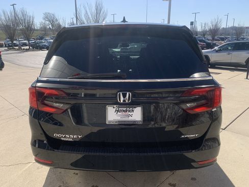 Used 2024 Honda Odyssey Sport image 8