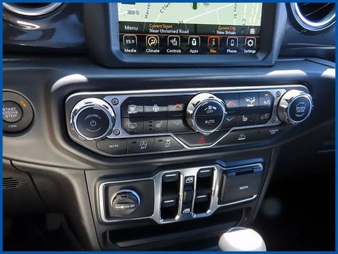 Used 2023 Jeep Wrangler Unlimited Sahara AWD/4WD image 17