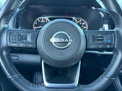 Used 2024 Nissan Pathfinder SV FWD image 25