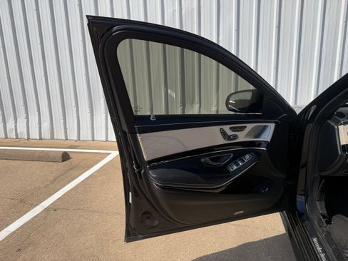 Used 2020 Mercedes-Benz S 560 Sedan image 21