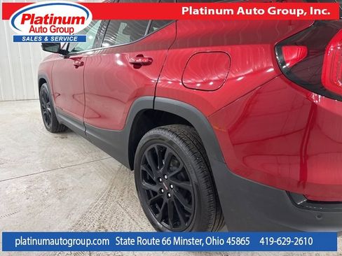 Used 2024 GMC Terrain SLT w/ Elevation Edition image 41