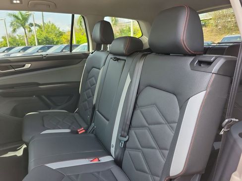 New 2026 Volkswagen Atlas Peak Edition AWD/4WD image 8