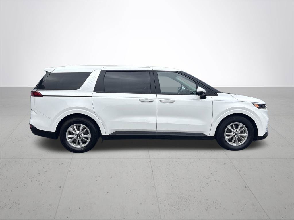 Used 2024 Kia Carnival LX FWD image 6