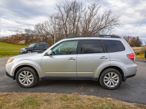 Used 2011 Subaru Forester 2.5X Premium w/ All-Weather Pkg image 6