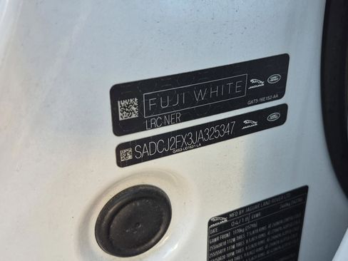 Used 2018 Jaguar F-PACE Premium image 34