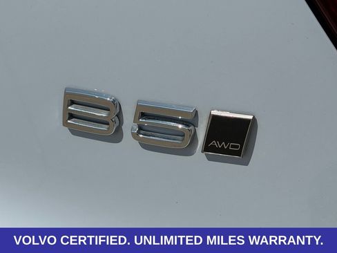 Certified 2026 Volvo XC40 B5 Plus AWD/4WD image 9
