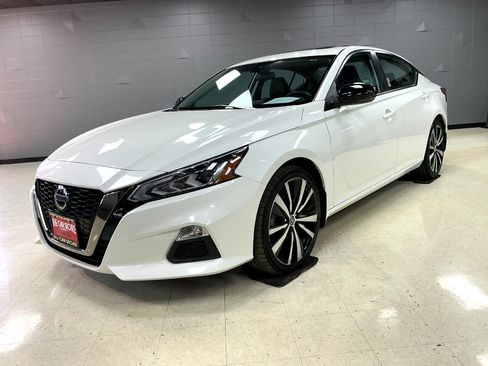 Used 2021 Nissan Altima 2.5 SR w/ SR Premium Package image 7