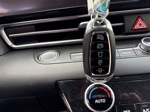 Used 2023 Hyundai Elantra SEL w/ Convenience Package FWD image 35