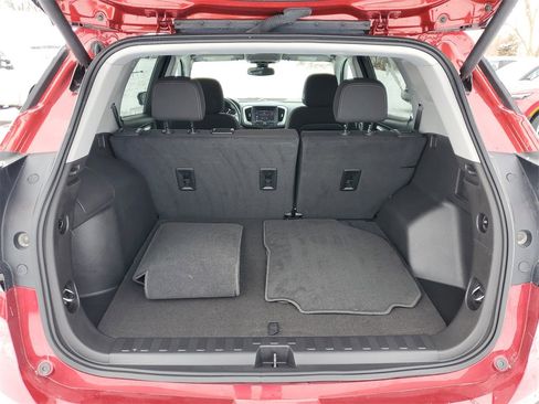 Used 2023 GMC Terrain SLE w/ Driver Convenience Package image 7