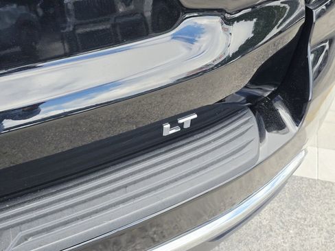 Used 2023 Chevrolet Suburban LT image 5