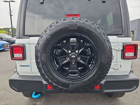 Used 2023 Jeep Wrangler Unlimited w/ Cold Weather Group AWD/4WD image 13