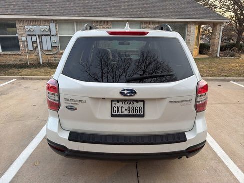 Used 2016 Subaru Forester 2.5i Premium image 12