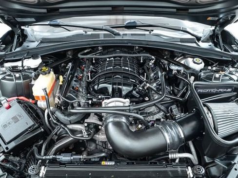 Used 2018 Chevrolet Camaro SS image 32