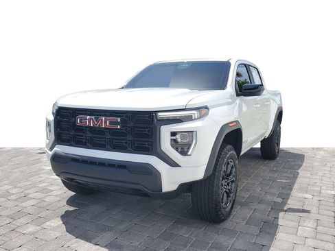 Used 2025 GMC Canyon Elevation RWD image 3