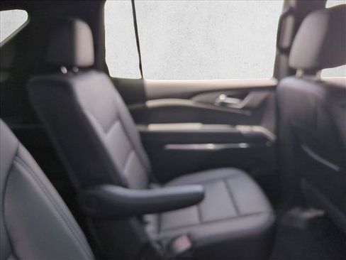 Used 2026 Chevrolet Traverse LT w/ Sun and Wheel Package FWD image 20
