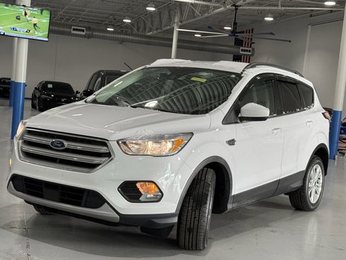 Used 2018 Ford Escape SE w/ Ford Safe & Smart Package image 15