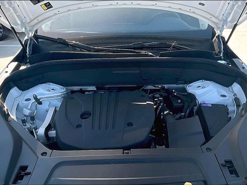 New 2025 Volvo XC90 B5 Plus image 23