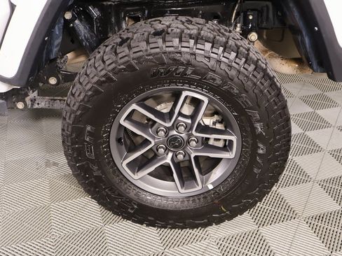 Used 2023 Jeep Gladiator Willys image 17
