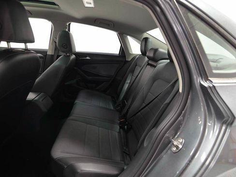 Used 2025 Volkswagen Jetta SE FWD image 10