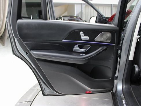 Used 2024 Mercedes-Benz GLS 450 4MATIC image 13