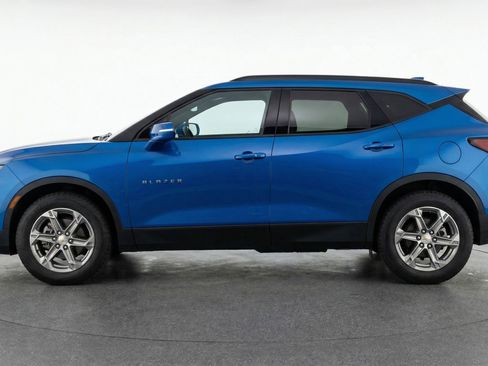 Used 2025 Chevrolet Blazer LT image 5