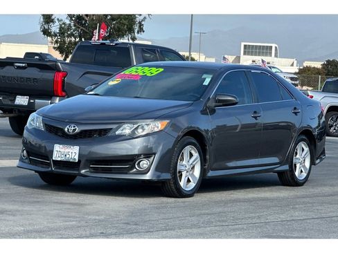 Used 2014 Toyota Camry SE image 8