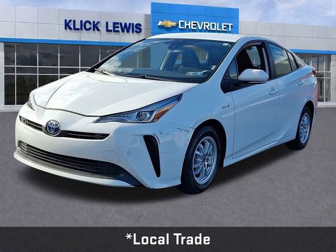 Used 2022 Toyota Prius LE image 3