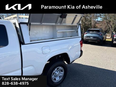 Used 2022 Toyota Tacoma SR image 27