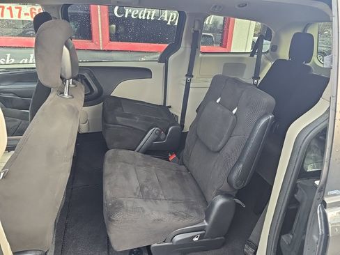 Used 2012 Dodge Grand Caravan SXT w/ Entertainment Group 1 image 12