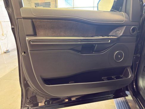 Used 2020 Ford Expedition Limited RWD image 14