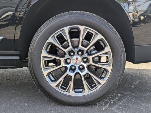 New 2026 GMC Yukon Denali w/ Denali Reserve Package AWD/4WD image 12