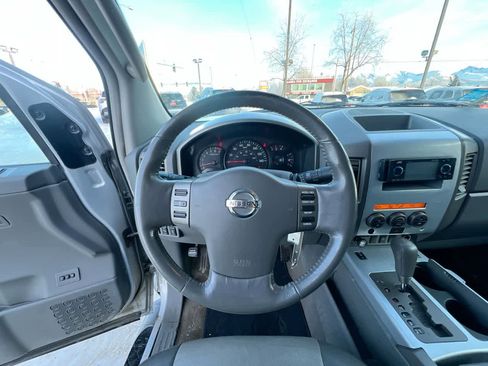 Used 2006 Nissan Titan LE w/ (T01) Tow Pkg image 14