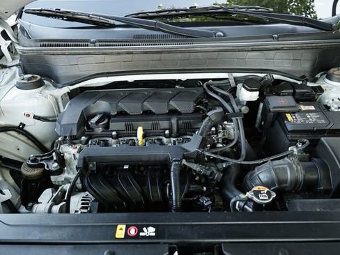 Used 2025 Hyundai Venue SEL FWD image 31