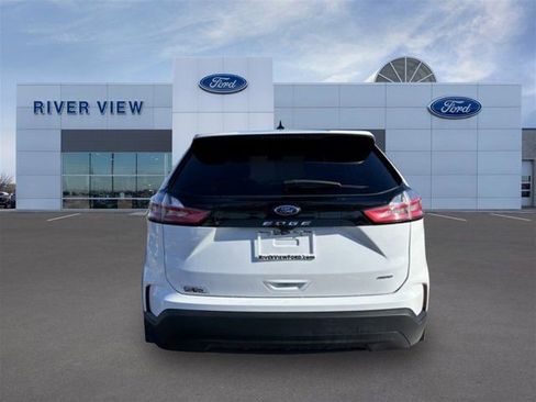 Used 2024 Ford Edge SE image 5