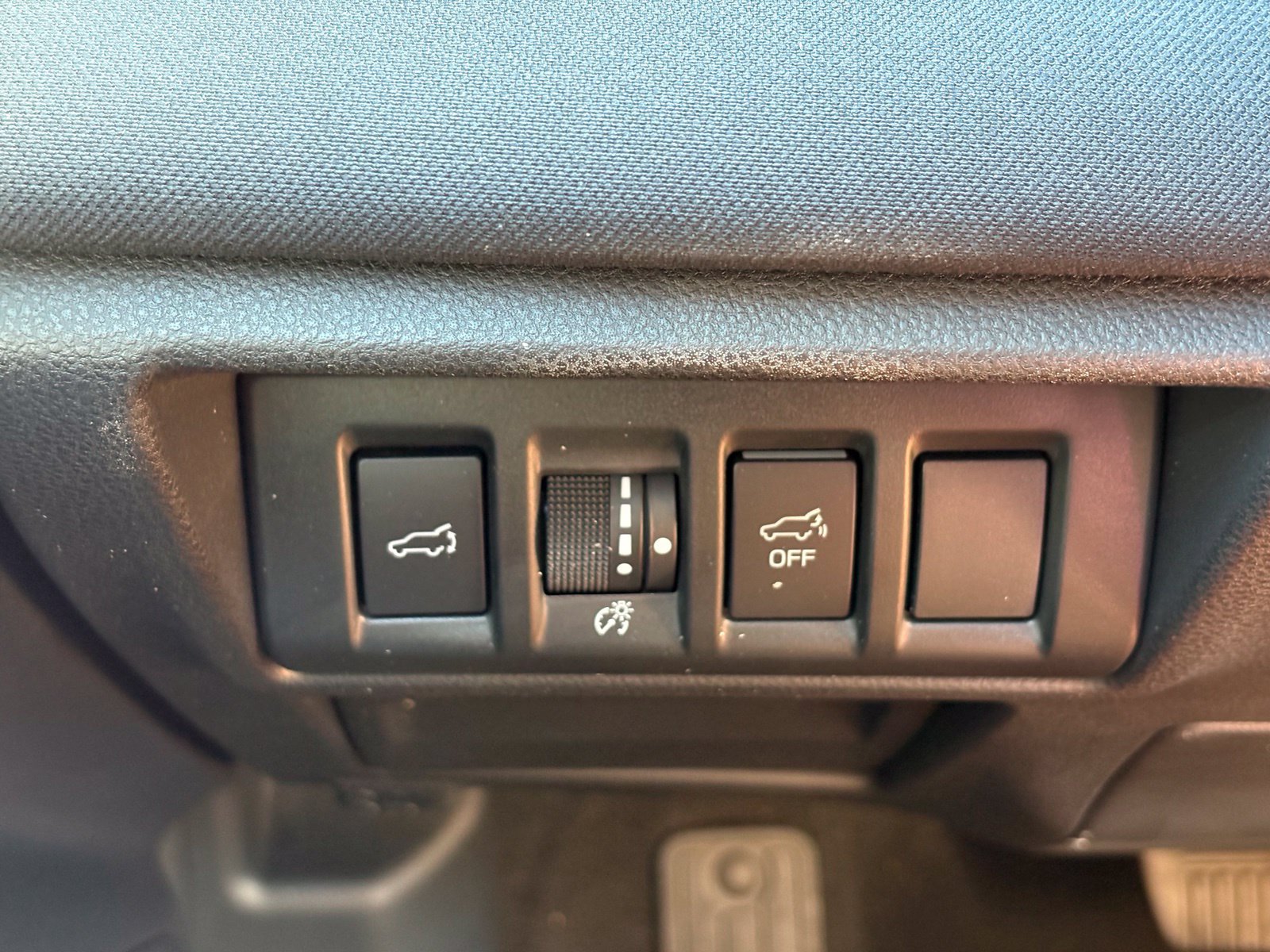 Certified 2024 Subaru Outback Premium AWD/4WD image 17