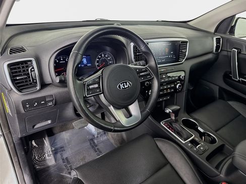 Used 2022 Kia Sportage EX w/ EX Technology Package FWD image 9