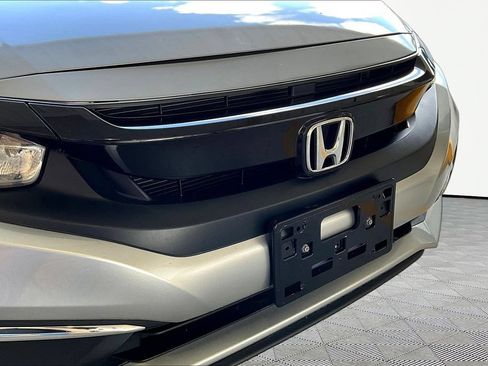 Used 2019 Honda Civic Touring image 32