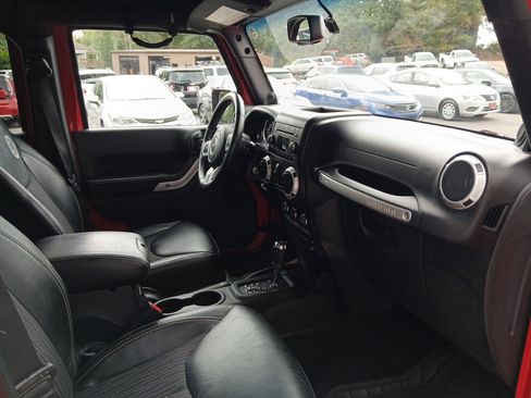 Used 2014 Jeep Wrangler Unlimited Sport image 16