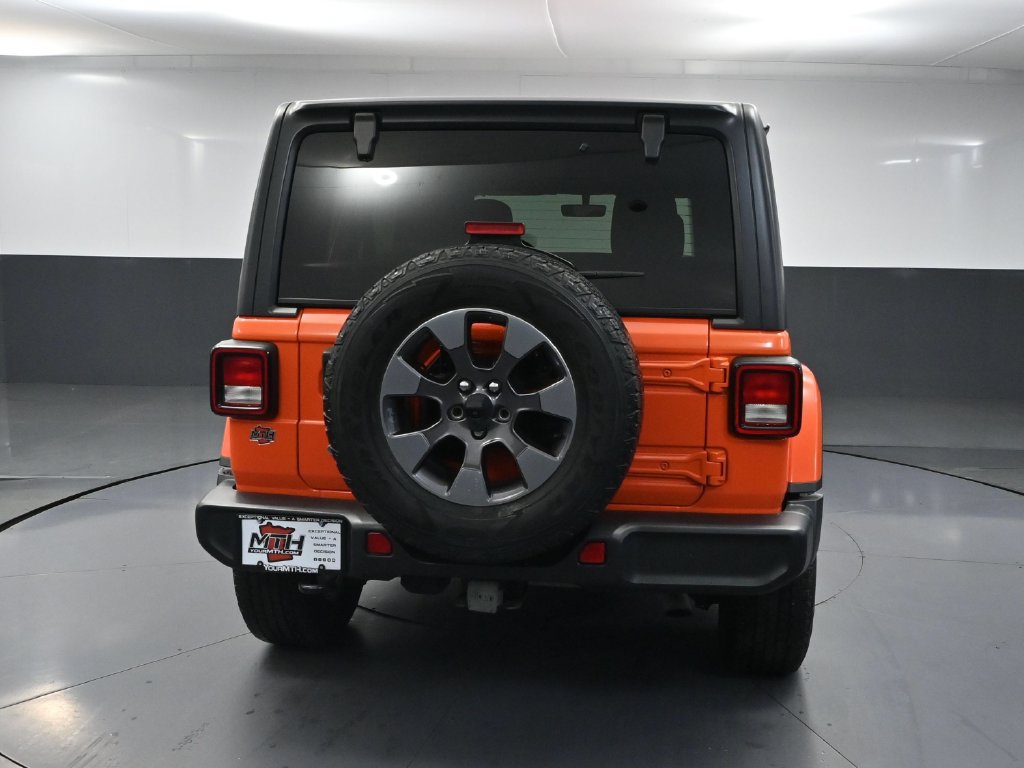 Used 2018 Jeep Wrangler Unlimited Sahara w/ Dual Top Group AWD/4WD image 5