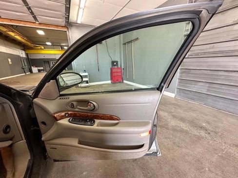Used 2001 Buick Le Sabre Limited FWD image 29