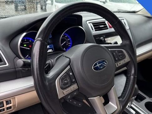 Used 2016 Subaru Outback 2.5i Premium image 11