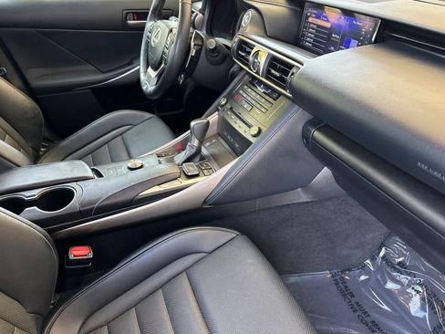 Used 2019 Lexus IS 300 F Sport w/ F Sport Package RWD image 16
