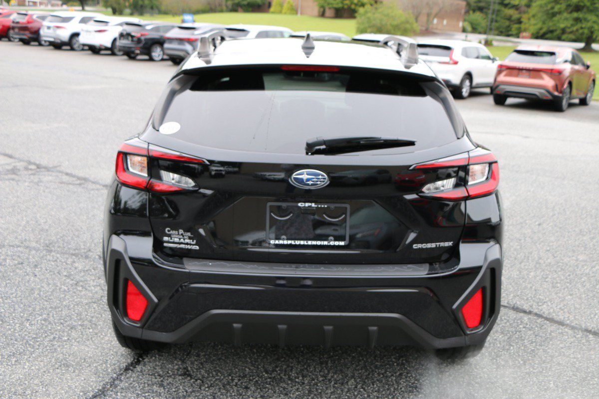 Used 2024 Subaru Crosstrek 2.0i Premium w/ Crosstrek Mirror Package AWD/4WD image 4