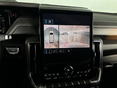 Used 2025 GMC Yukon XL Denali image 18