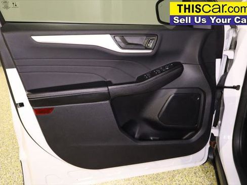 Used 2022 Ford Escape SE w/ SE Sport Appearance Package FWD image 32
