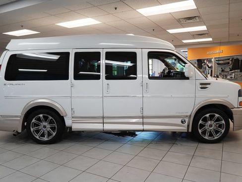 Used 2016 GMC Savana 2500 RWD image 14