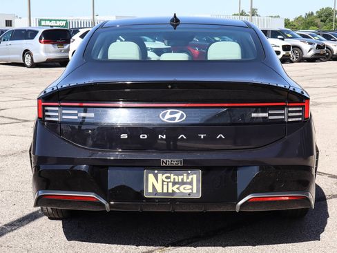 Used 2025 Hyundai Sonata SEL FWD image 5