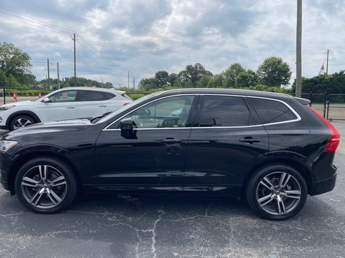 Used 2018 Volvo XC60 T5 Momentum w/ Vision Package AWD/4WD image 3