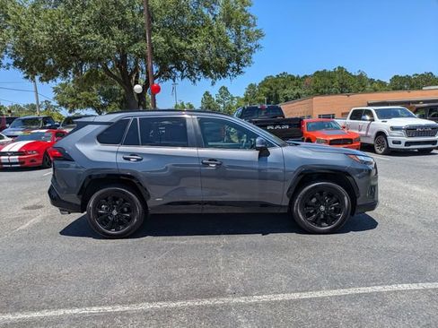 Used 2022 Toyota RAV4 SE AWD/4WD image 4